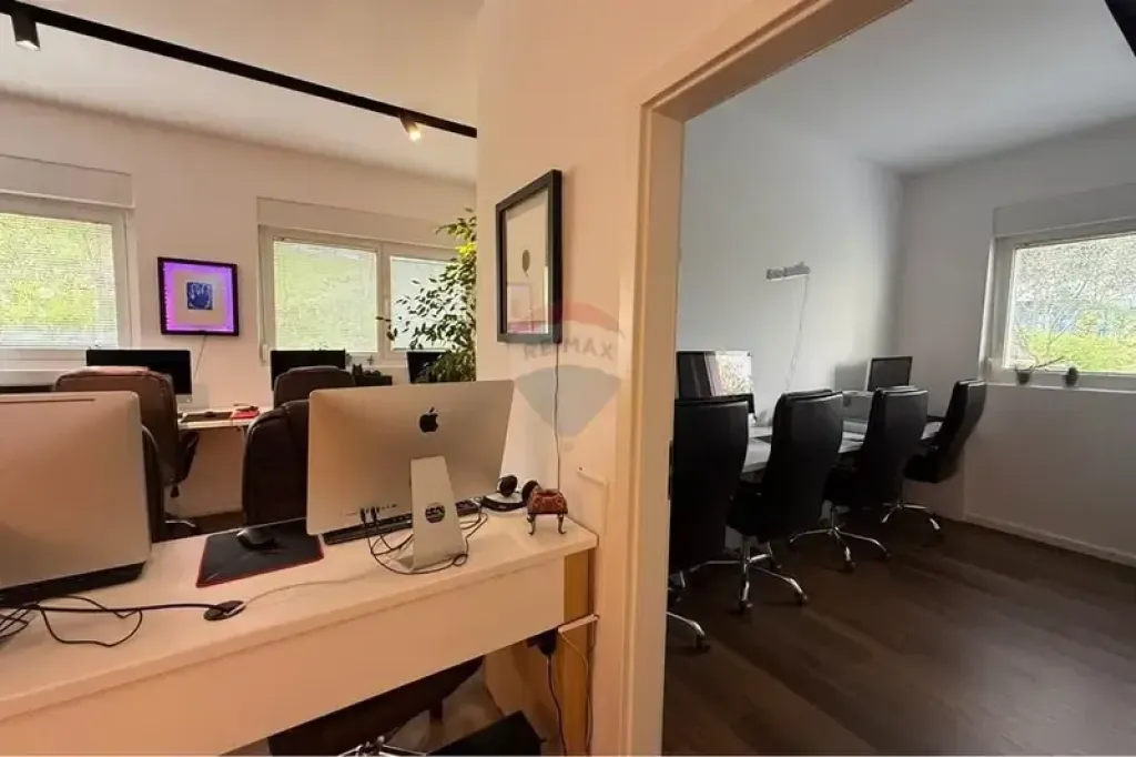 Office - For Sale - Mangalem Complex, Tirana