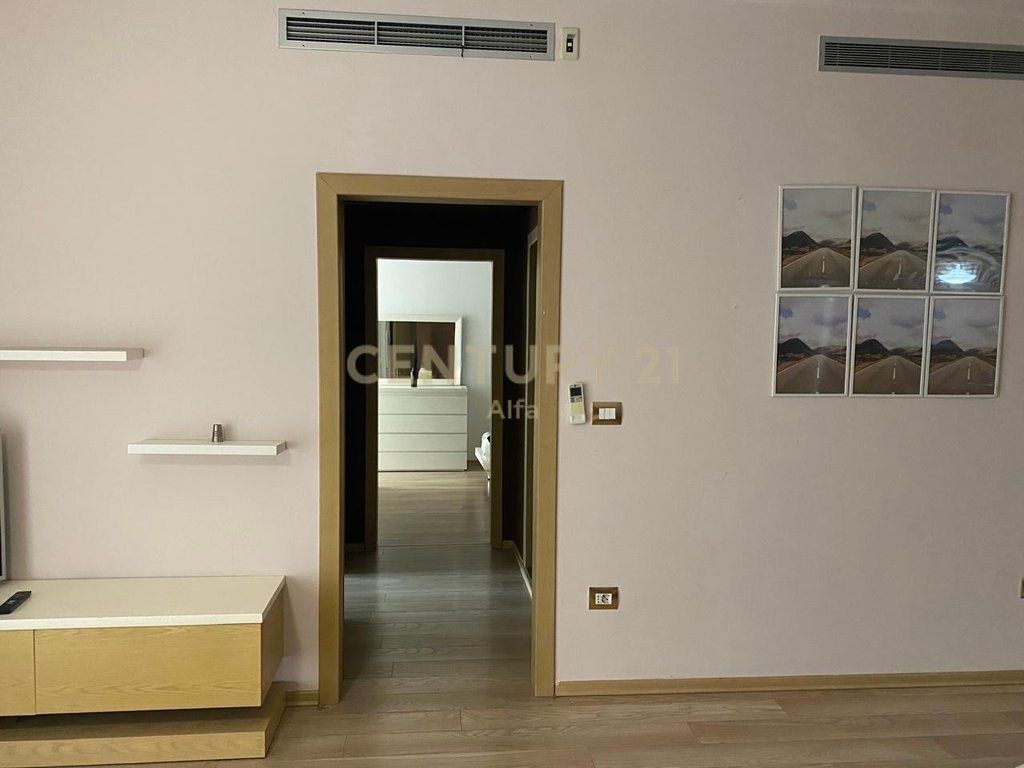 APARTAMENT 2+1+2 ME QERA TEK LIQENI I THATE ME POSTE PARKIMI