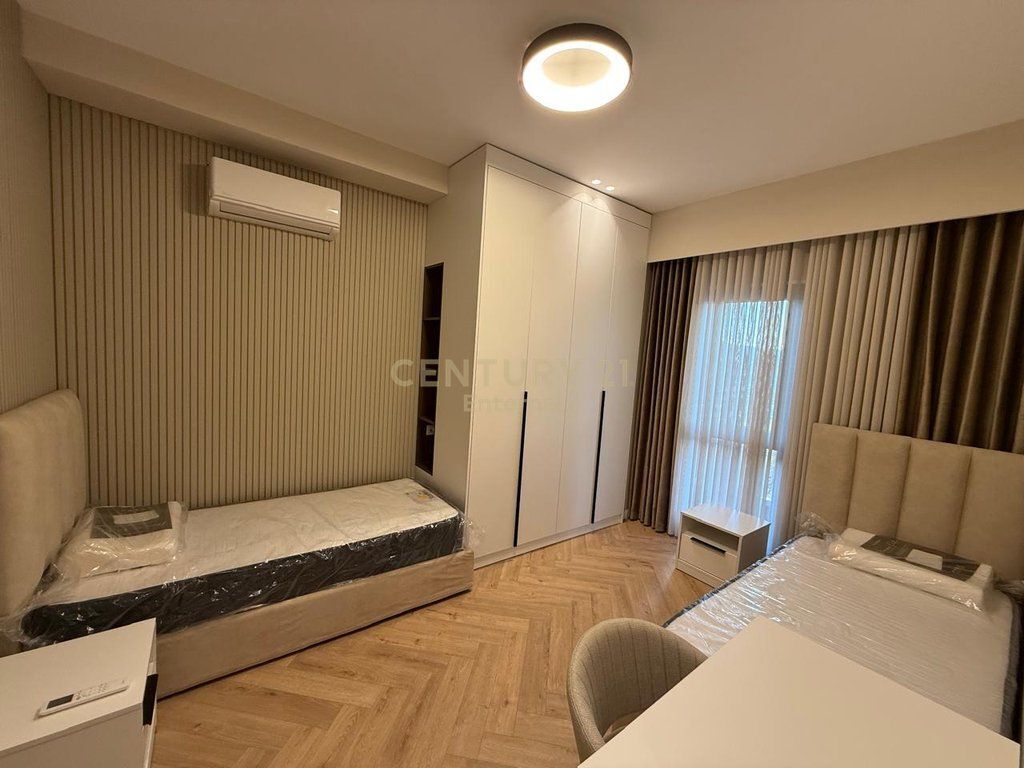 Apartment 2+1+2 for rent in Garden Building.