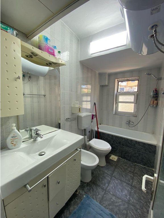 Qera, Apartament 2+1, Myslym Shyri, Tiranë.