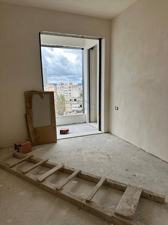 Shitet, Apartament 2+1, Ali Demi