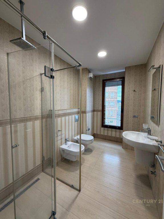 AMBIENT ZYRASH ME QIRA TEK HILTON PRANE DELIJORGJIT