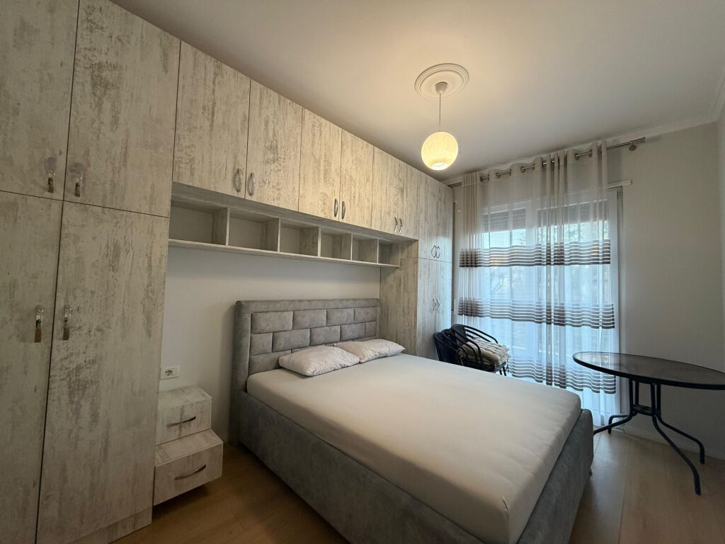 Laprak, Apartament 2+1 Per Qira