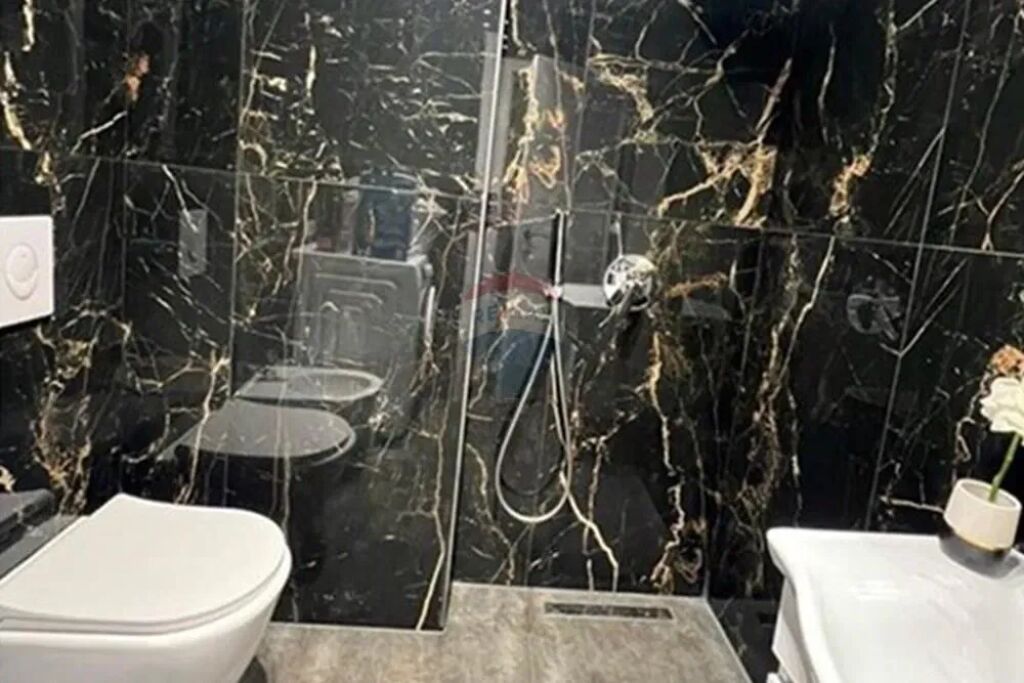 Shitet apartament 2+1+2 luksoz pranë Stadiumit Dinamo, Rruga Emin Duraku