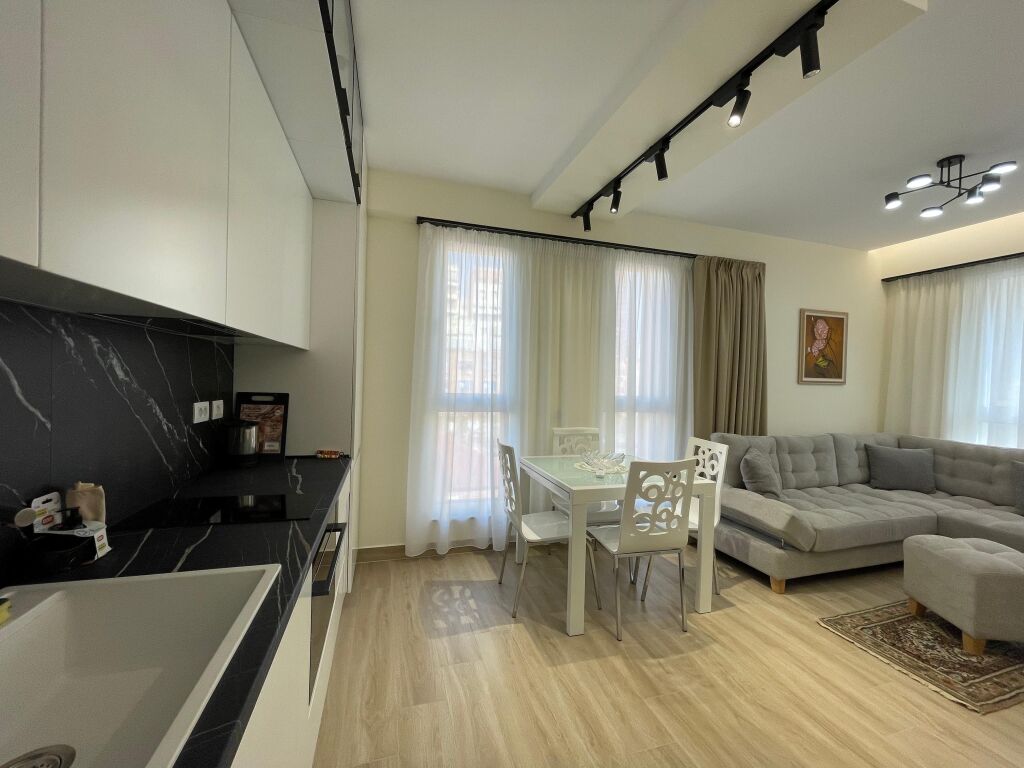 Apartment 1+1 for rent at 21 Dhjetori!