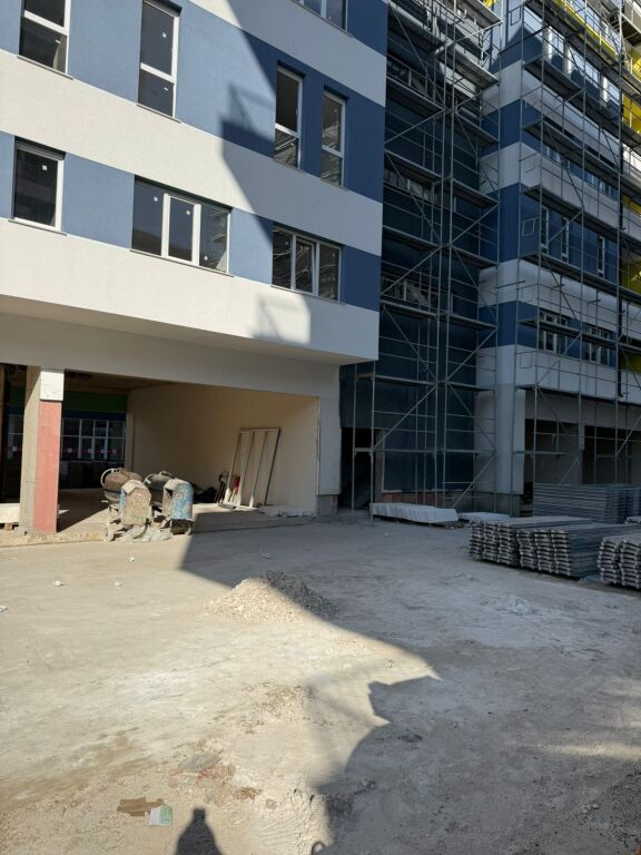 Shitet Apartament 2+1+2