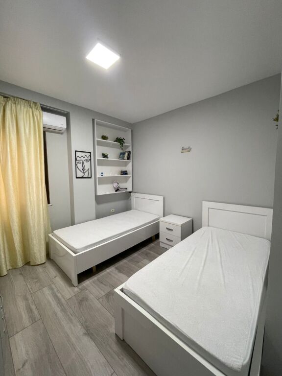 Shitet Apartament 2+1 – pranë Hotel Mondial | 21 Dhjetori
