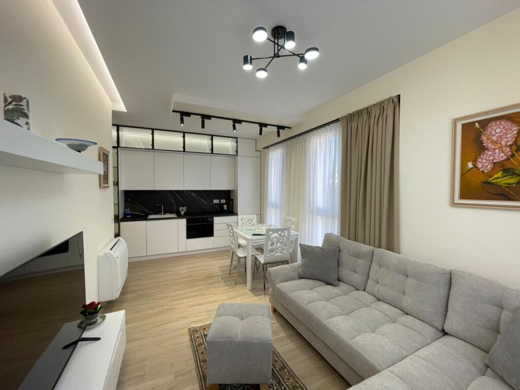 Apartment 1+1 for rent at 21 Dhjetori!