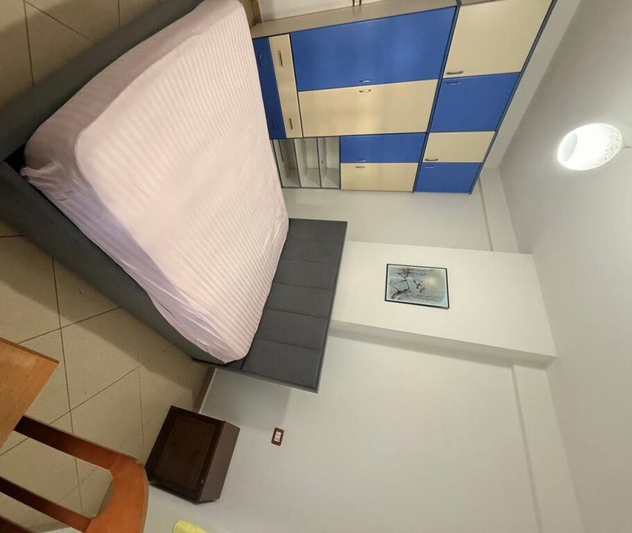 Yzberisht, jepet me qira apartament 1+1! 420 Euro