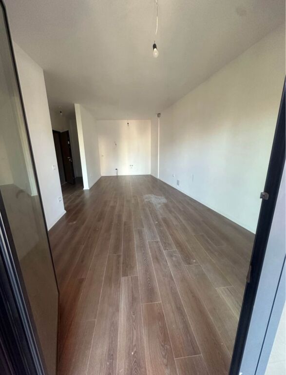 Apartment 1+1 for office on Kavaja Street!