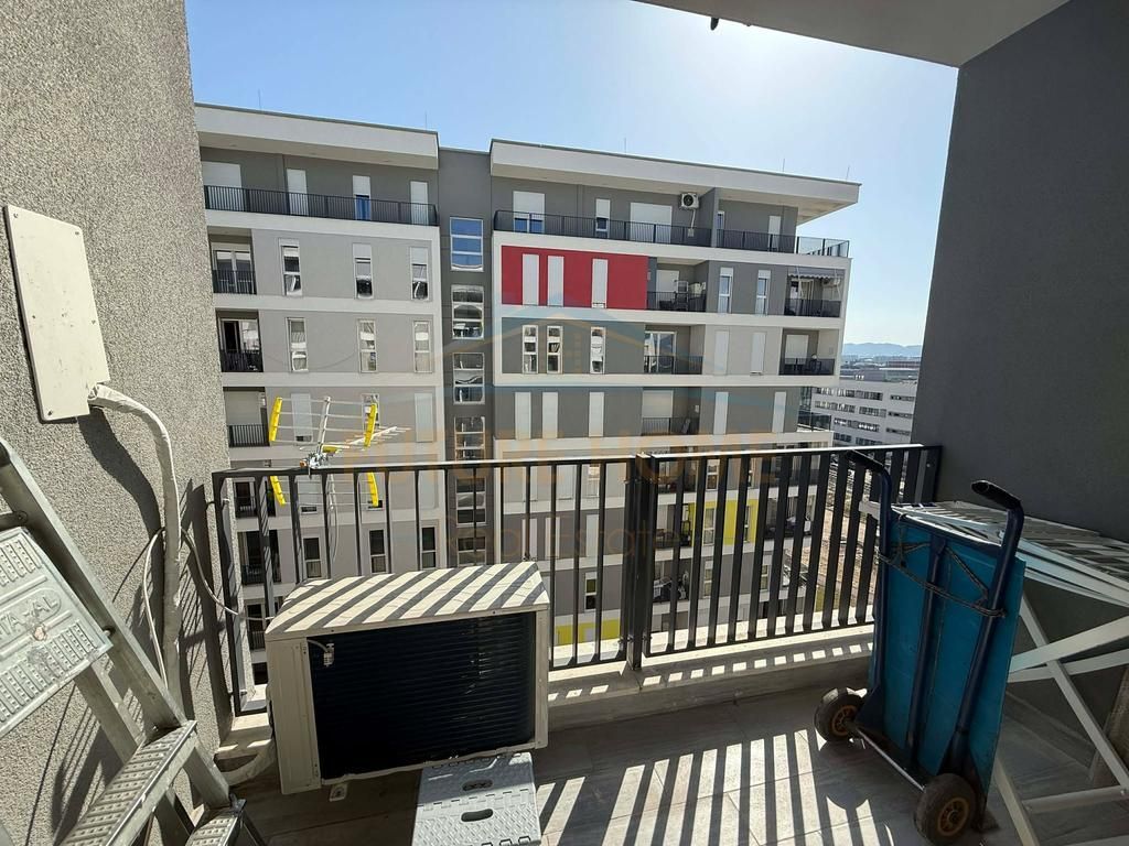 Qera, Apartament 1+1 + Post Parkimi, Univers City