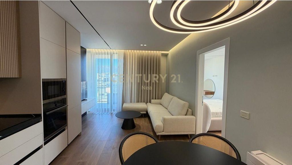 Jepet me qira apartament 2+1 në Golden Tower, në Rrugën Mine Peza.