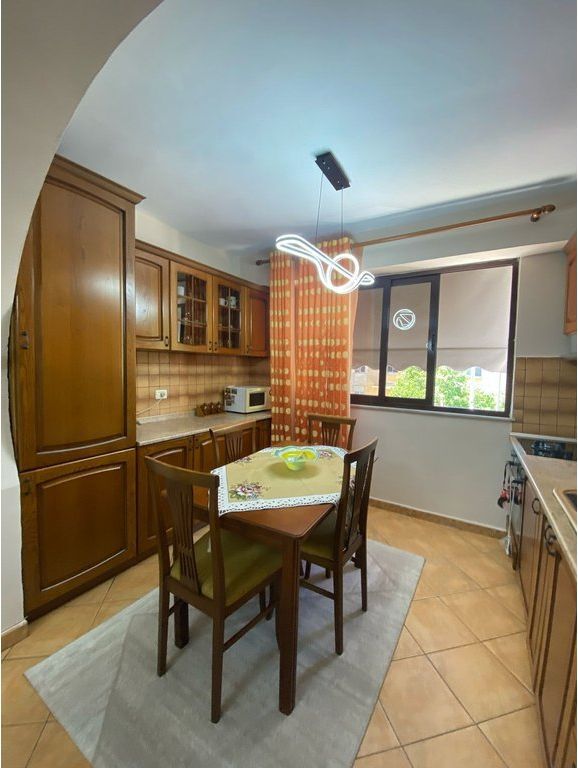 Qera, Apartament 2+1, Myslym Shyri, Tiranë.