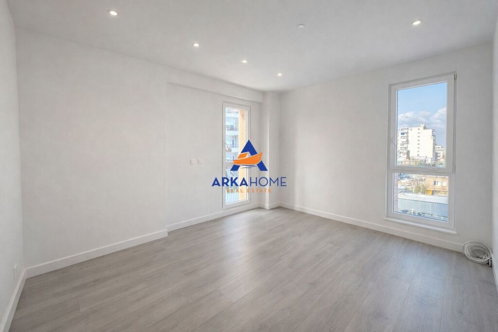 VENDESI APPARTAMENTO 2+1 "ASTIR, DI FRONTE VILLA L" 133300 EURO
