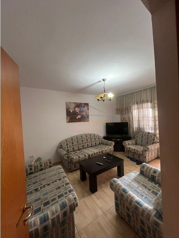 In vendita, Appartamento 3+1, Via Karl Gega, Tirana