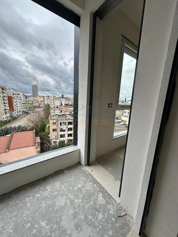 Shitet, Apartament 2+1, Ali Demi