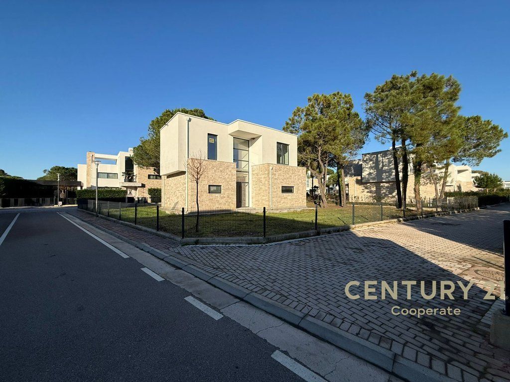 WE SELL VILLA IN SAN PIETRO 1,200,000 €