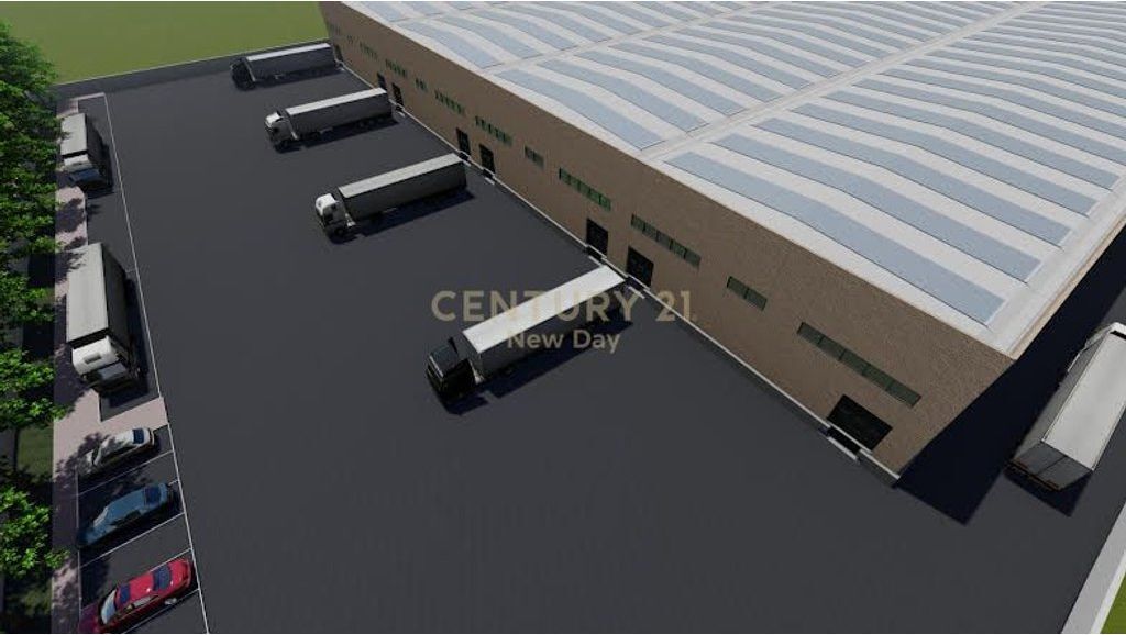 WAREHOUSE 10 000m2 FOR RENT NEAR THE NEW PORT