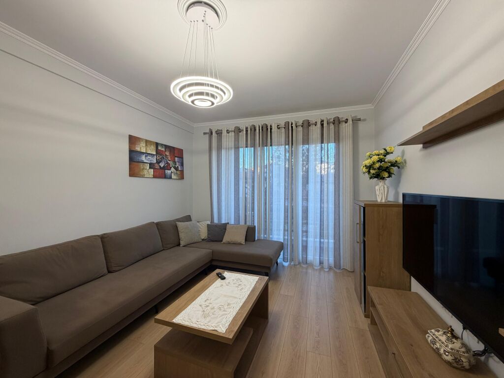 Laprak, Apartament 2+1 Per Qira