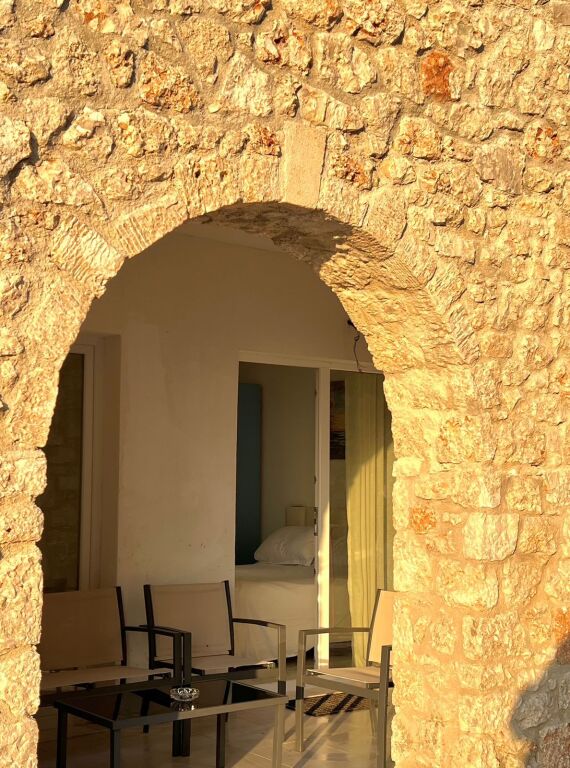 IN VENDITA: 1+1+1 Veranda + 1 Posto Auto📍Dhermi (Res. Sofo Duni) - 205.000€ - Sup. 60 m² - Orientamento Sud🌞|| Vista Spettacolare sul Mare 🌊 Solo 300m di Distanza🏃🏻‍♂️