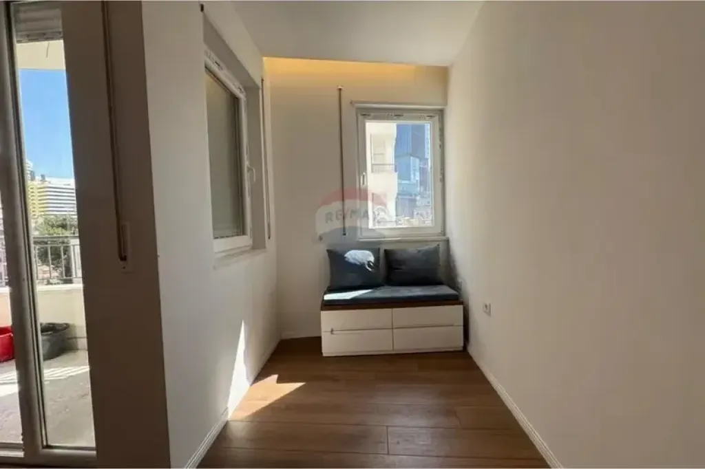Apartament - Për Shitje - Rruga Mine Peza, Tiranë