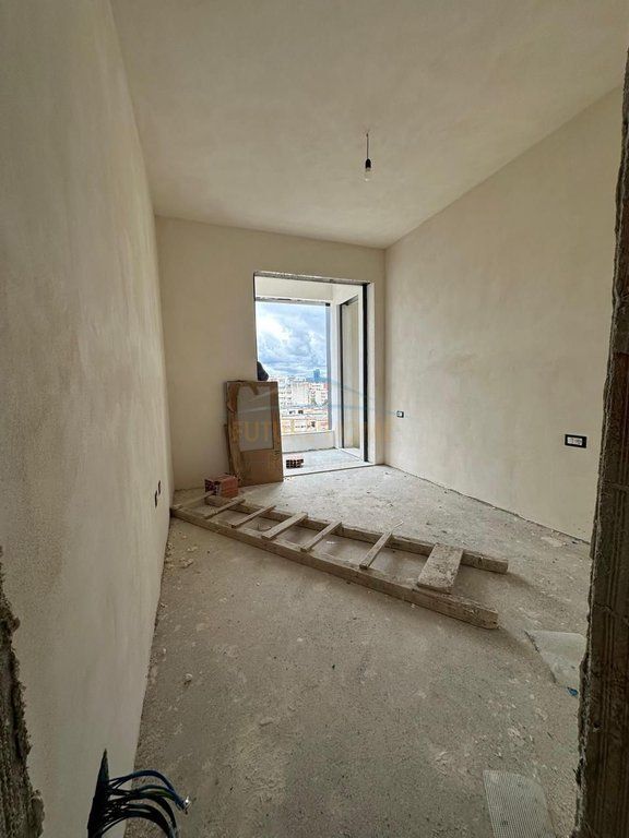 Shitet, Apartament 2+1, Ali Demi