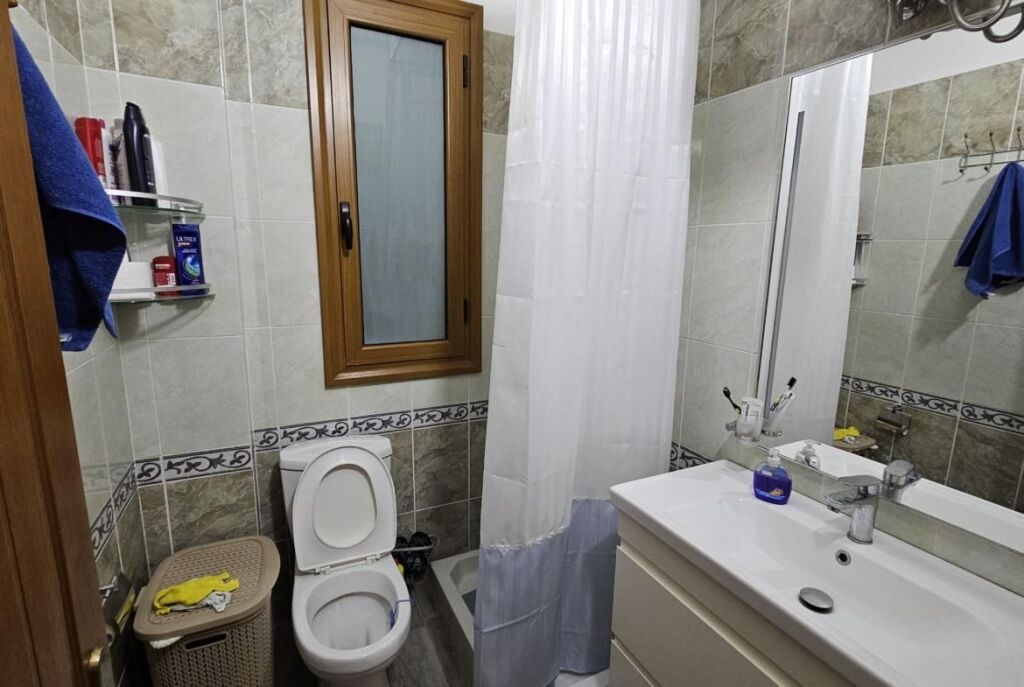 At the Polyclinic in Vlore, Apartment 3+1+2 with Spacious Area for Sale!
