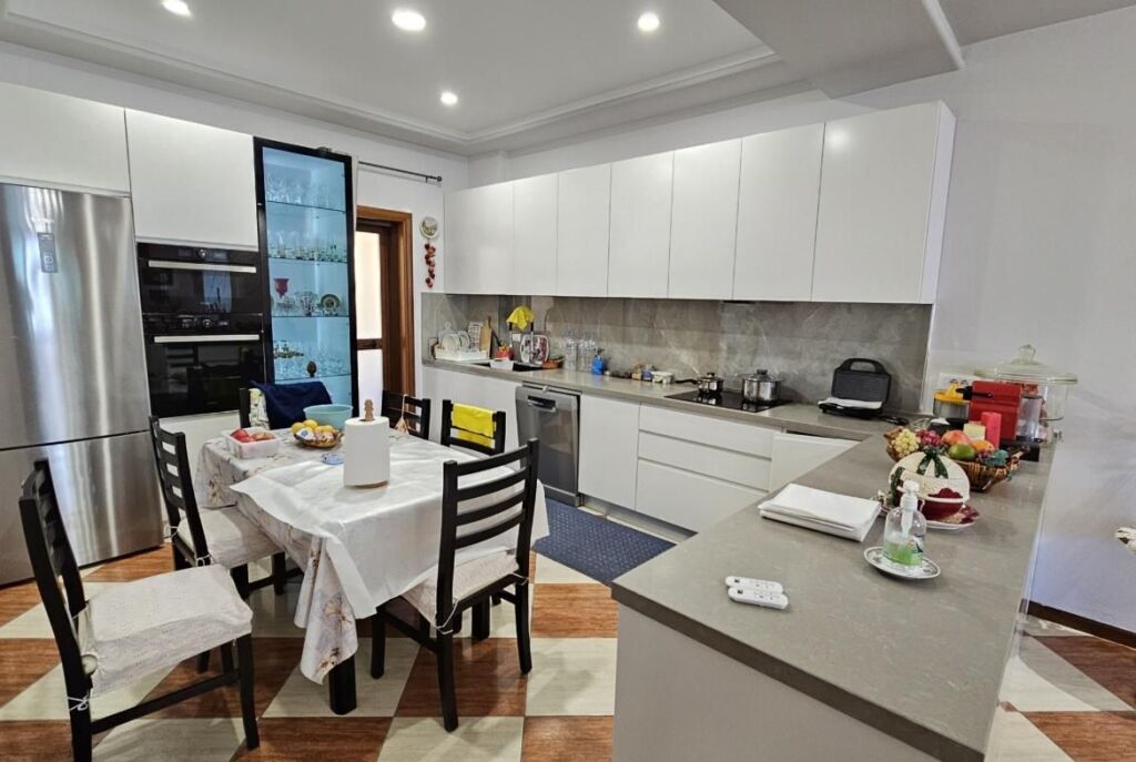 At the Polyclinic in Vlore, Apartment 3+1+2 with Spacious Area for Sale!