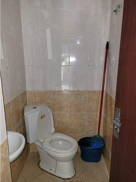 SHITET AMBIENT NE RRUGE KRYESORE, DURRES !