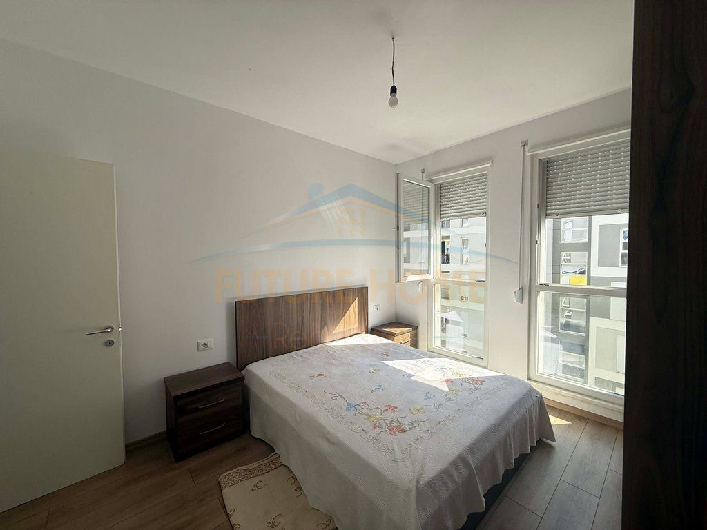 Qera, Apartament 1+1 + Post Parkimi, Univers City