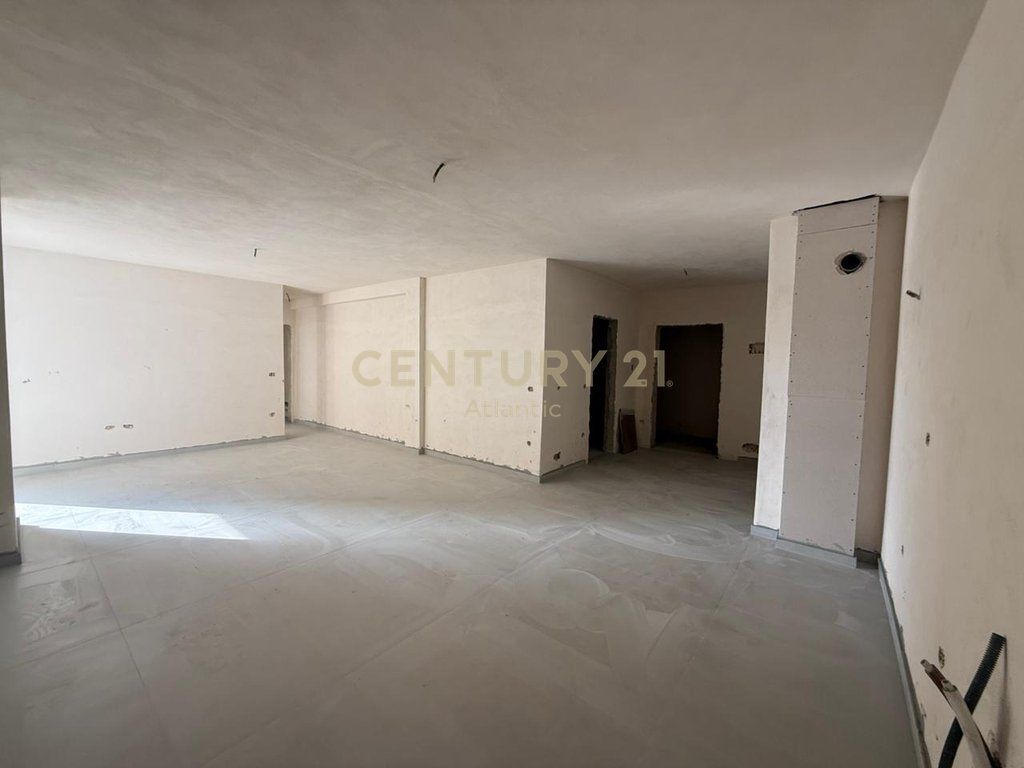 Appartamento 2+1+2 bagni in vendita nel Complesso Saeli, Golem 116,600€ | 106 m² 116,600 €