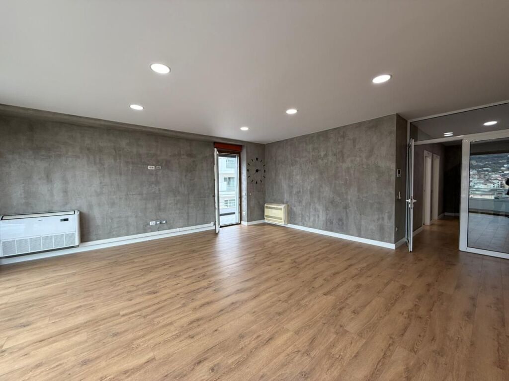 🏡 Office space for rent at the Delijorgji Complex