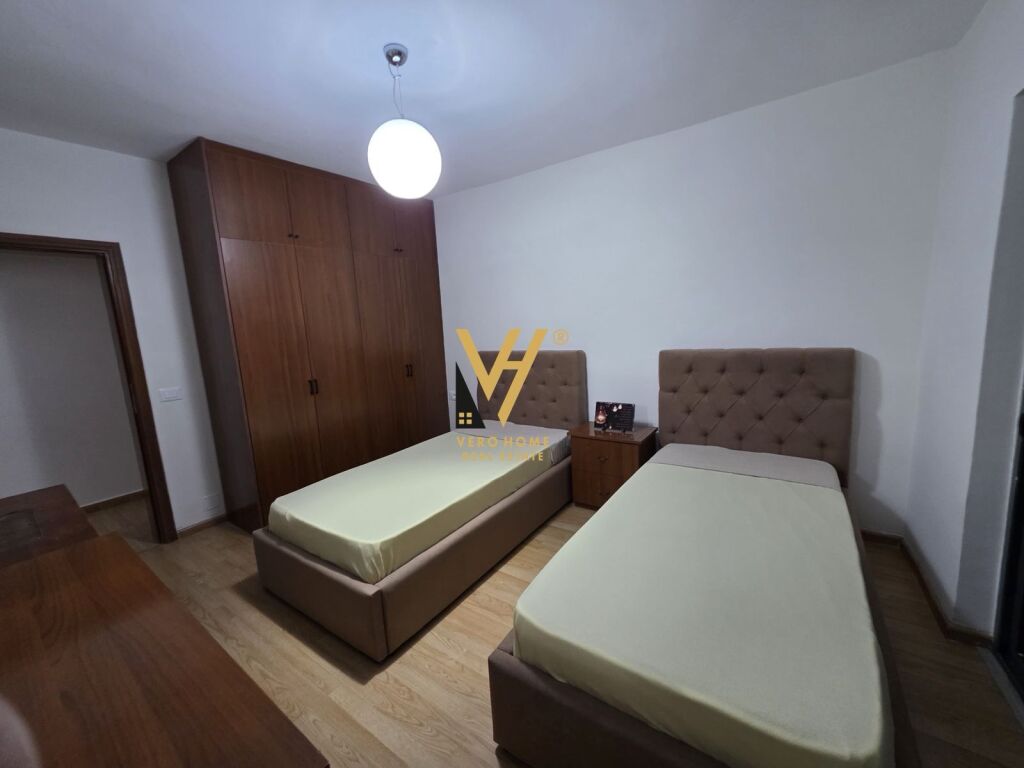 JEPET APARTAMENT 4+1+2+BLK ME QIRA TE MINE PEZA 1.500 EURO