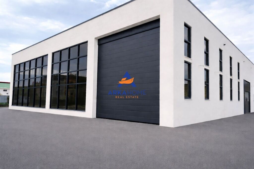 AFFITTASI MAGAZZINO / AMBIENTE INDUSTRIALE 618M2 "DOGANA" 3500 EURO
