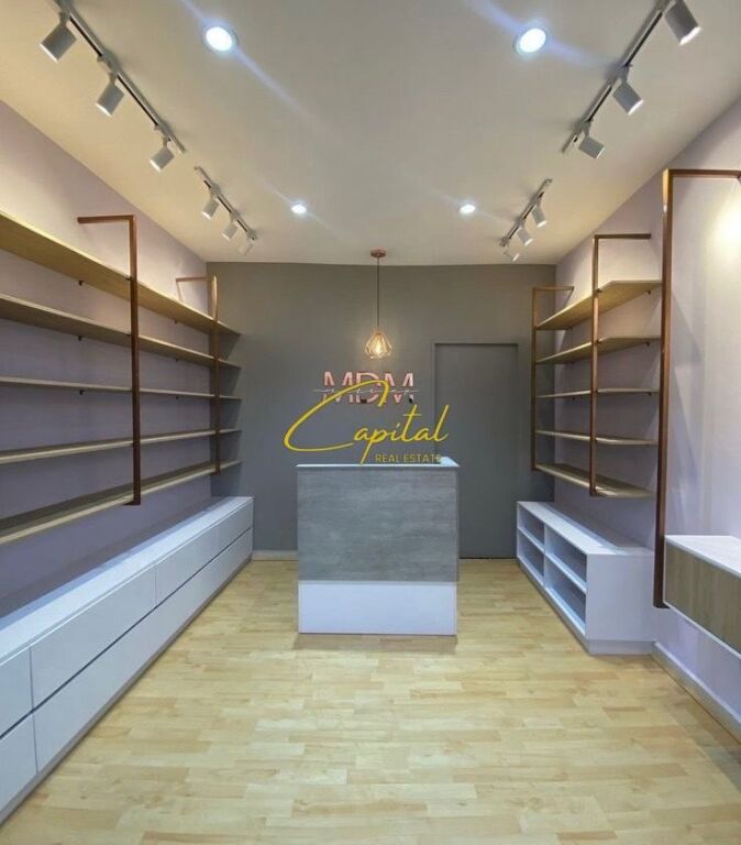 SHOP FOR RENT 55 M2 BARDHYL STREET 70,000 LEKE