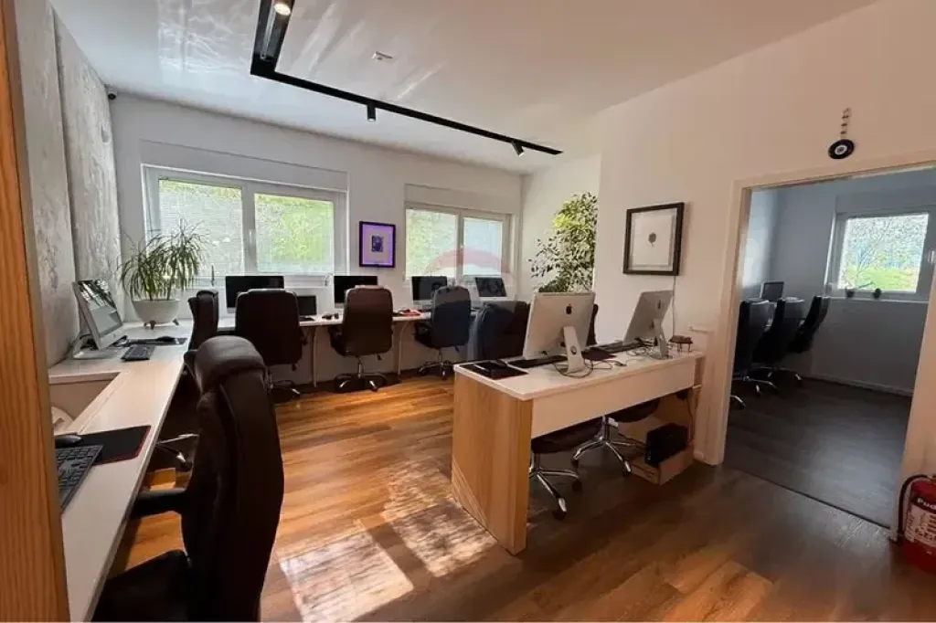 Office - For Sale - Mangalem Complex, Tirana