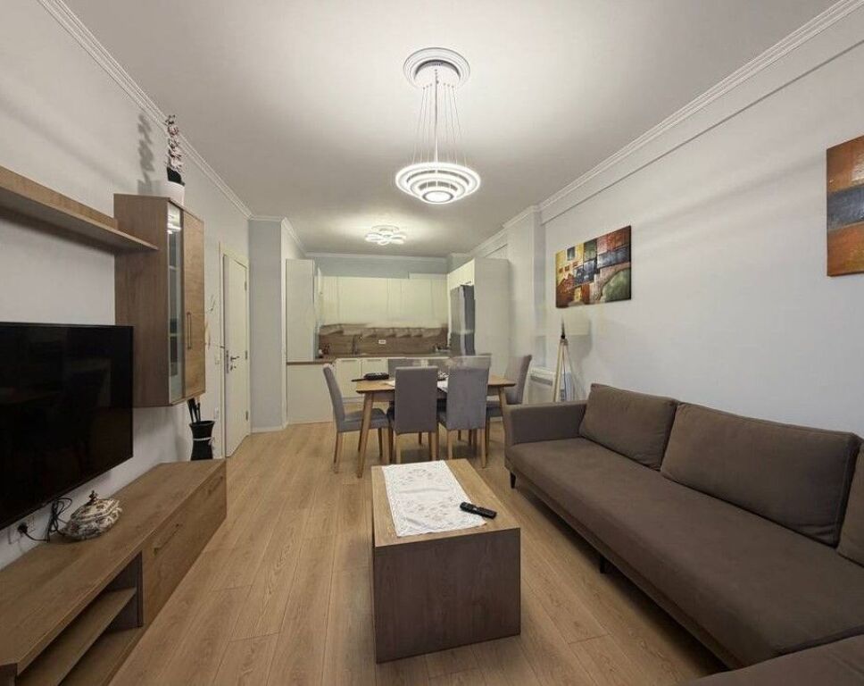 LAPRAKE, APARTAMENT 2+1+2 PER QIRA