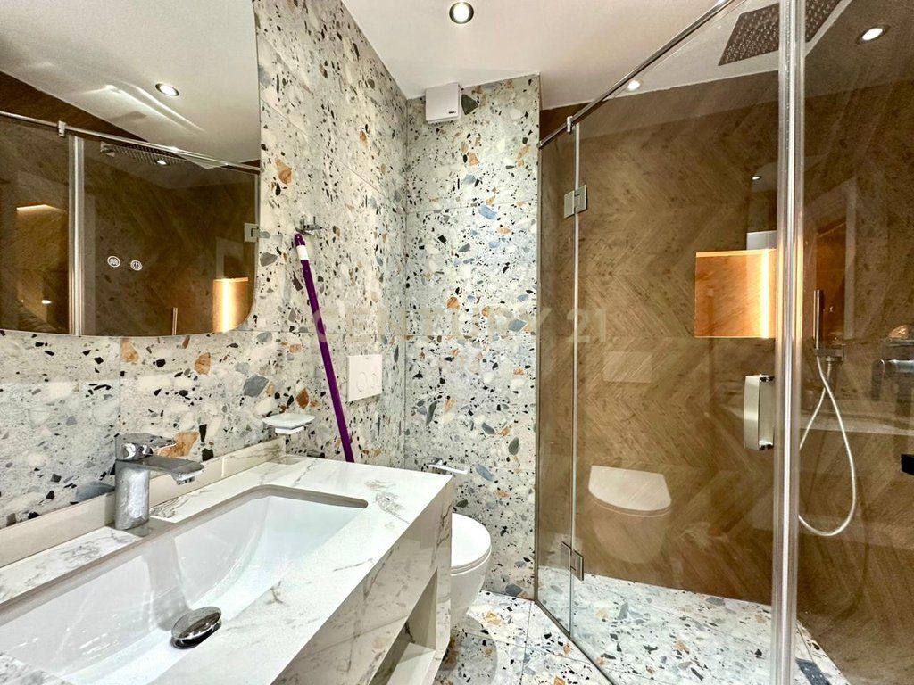 QIRA, APARTAMENT PREMIUM 2+1+2 me 2 POSTE PARKIMI‼️