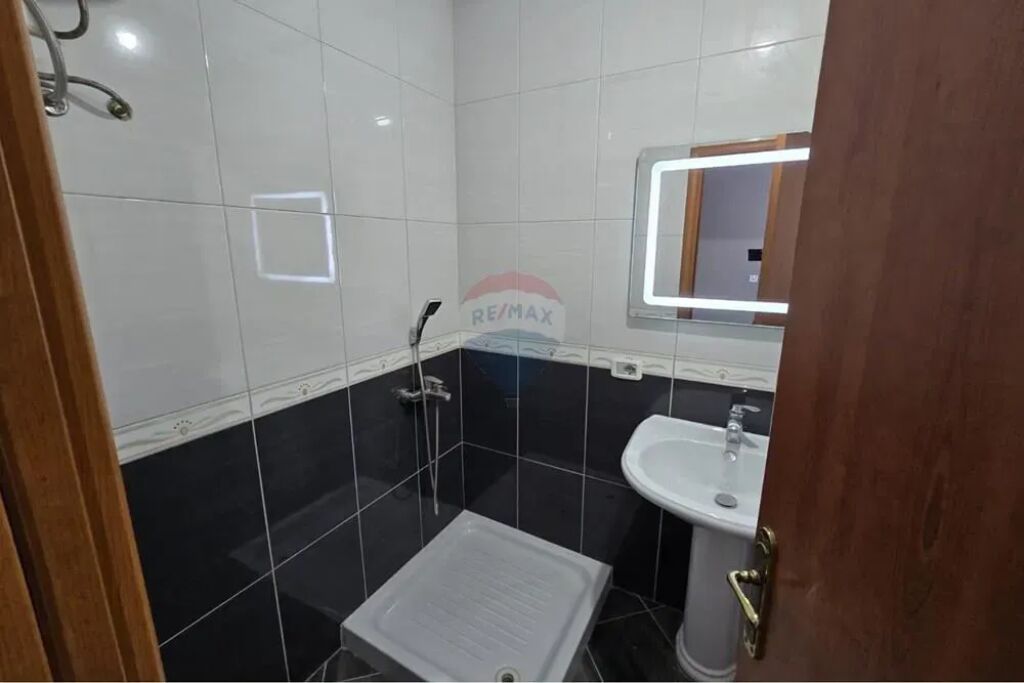 Apartament 2+1+2 per shitje Eleonora