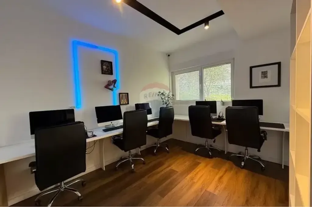 Office - For Sale - Mangalem Complex, Tirana