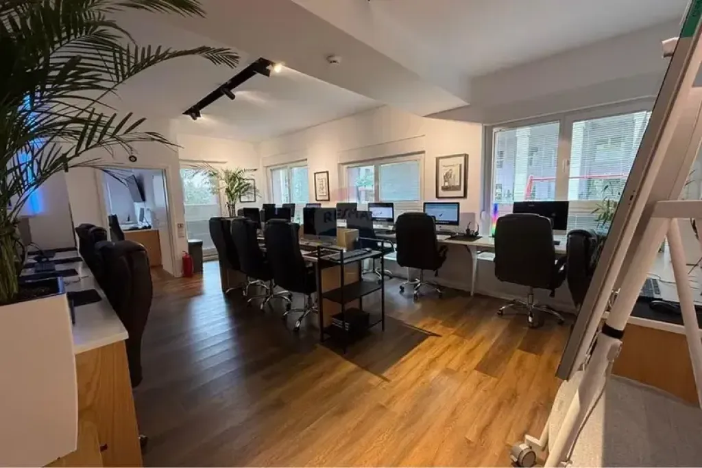 Office - For Sale - Mangalem Complex, Tirana