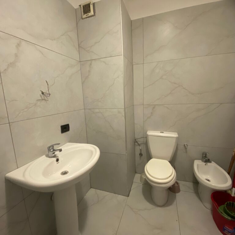 Appartamento 2+1 in affitto, Viale Zogu I, zona stazione ferroviaria