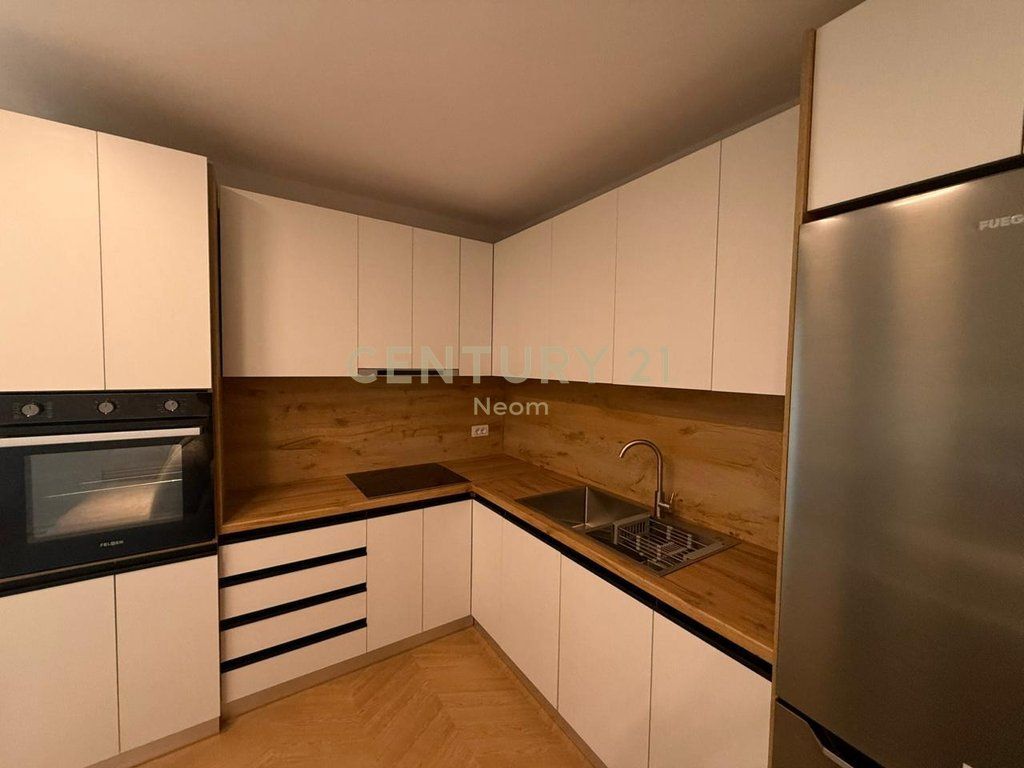 Shitet Apartament 1+1 te Selvia – Shumë pranë qendrës së Tiranës