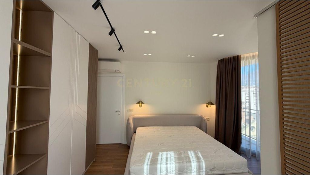APARTAMENT 2+1 ME QERA TEK GOLDEN TOWER