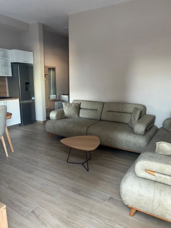 🏡 Jepet me Qira Apartament 1+1 – Yzberisht !