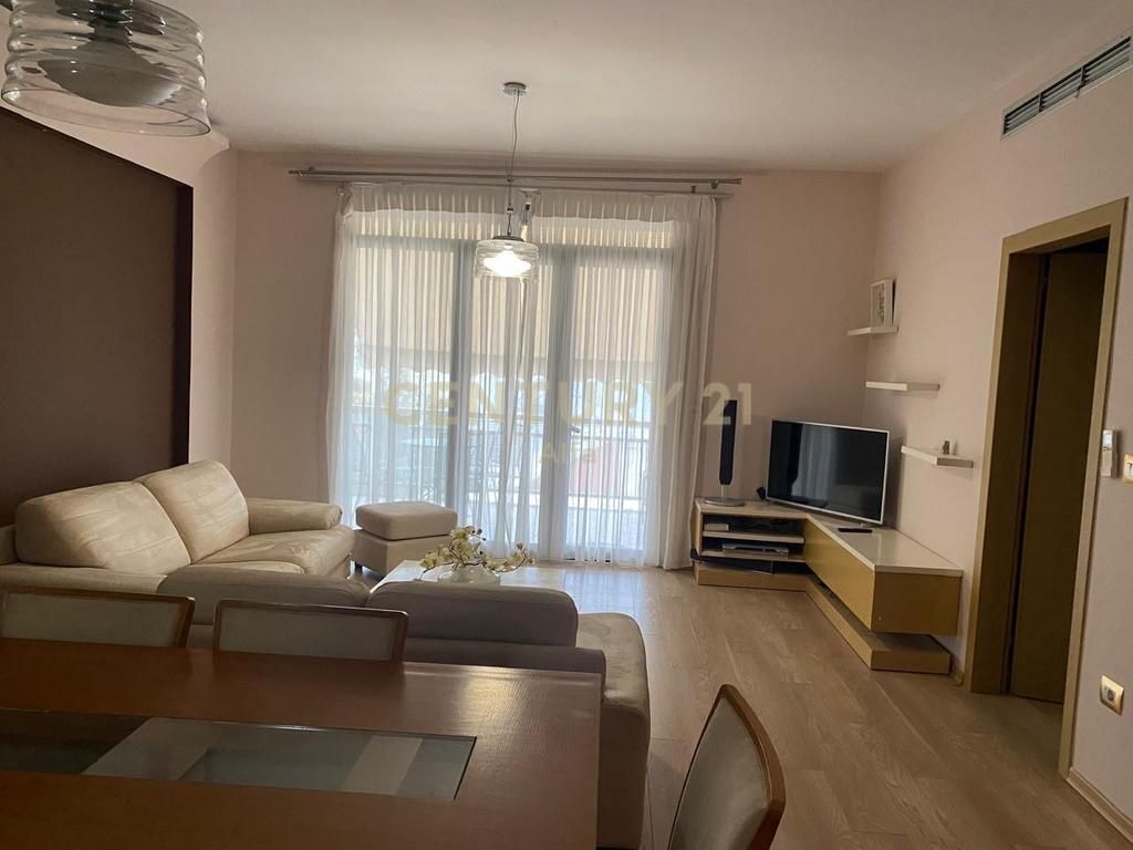 APARTAMENT 2+1+2 ME QERA TEK LIQENI I THATE ME POSTE PARKIMI