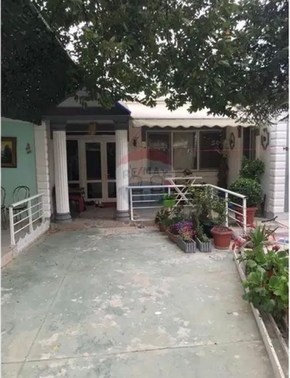 Edificio - In Vendita - Scuola Unita, Tirana