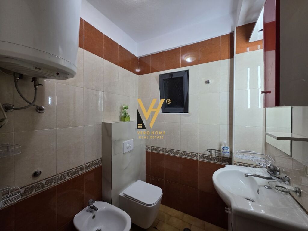 JEPET APARTAMENT 4+1+2+BLK ME QIRA TE MINE PEZA 1.500 EURO