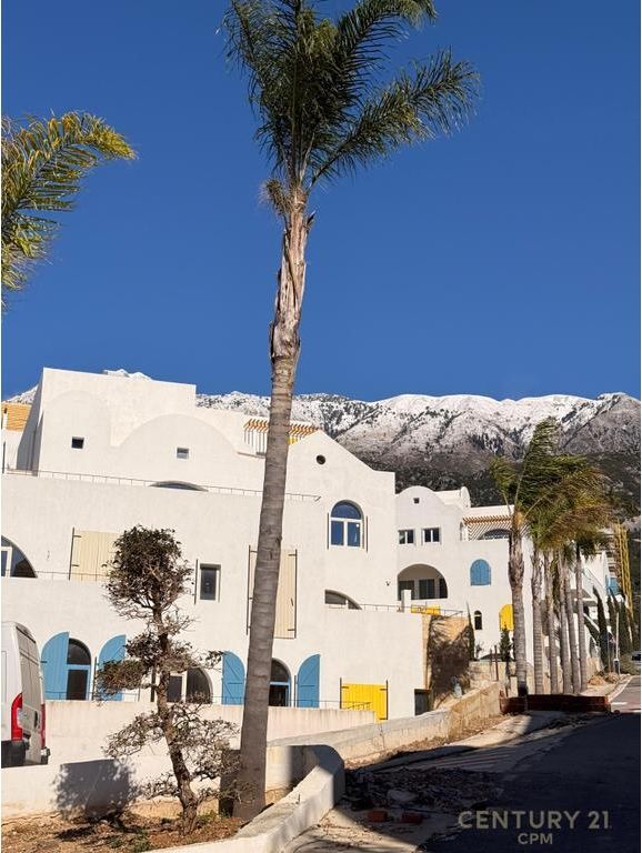 VENDIAMO APPARTAMENTO 2+1 IN SANTORINI RESIDENCE, DHËRMI!
