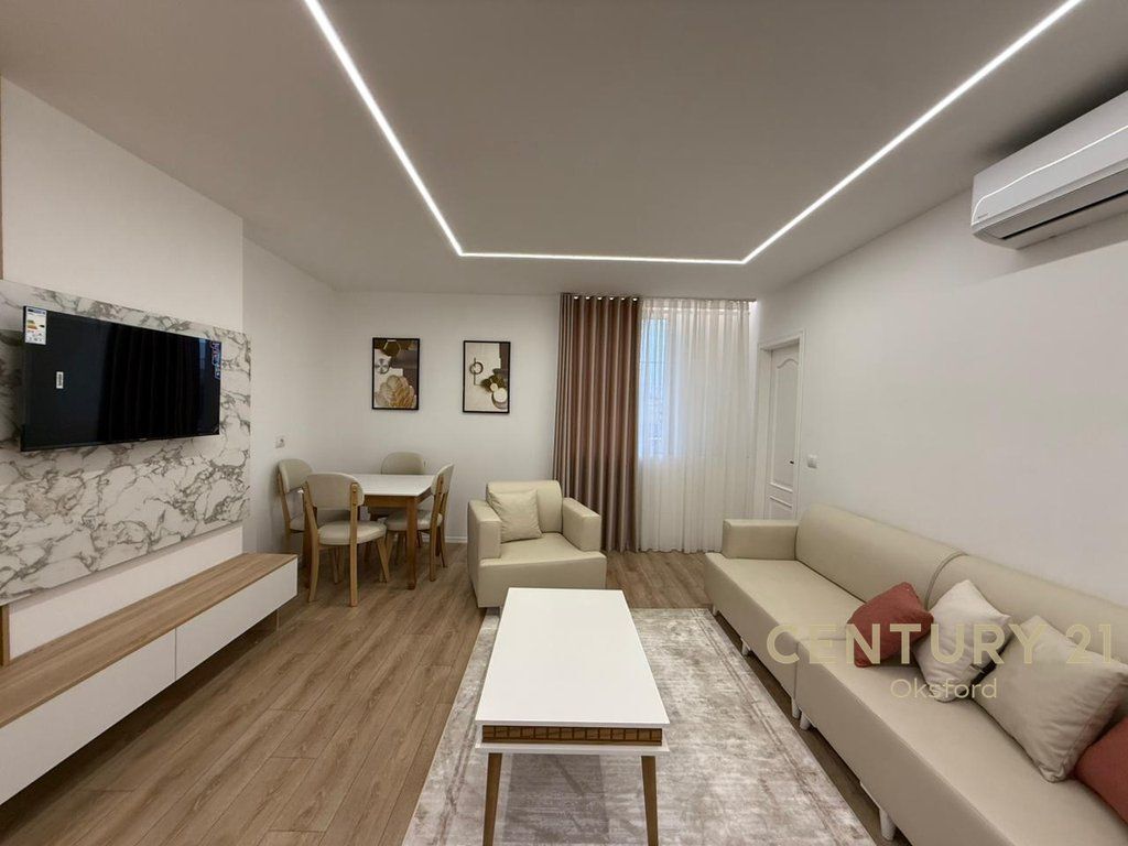 Vendesi in vendita appartamento arredato 1+1 vicino al centro di Tirana – Via Fortuzi! 175.000 € Sup. Totale 66m2